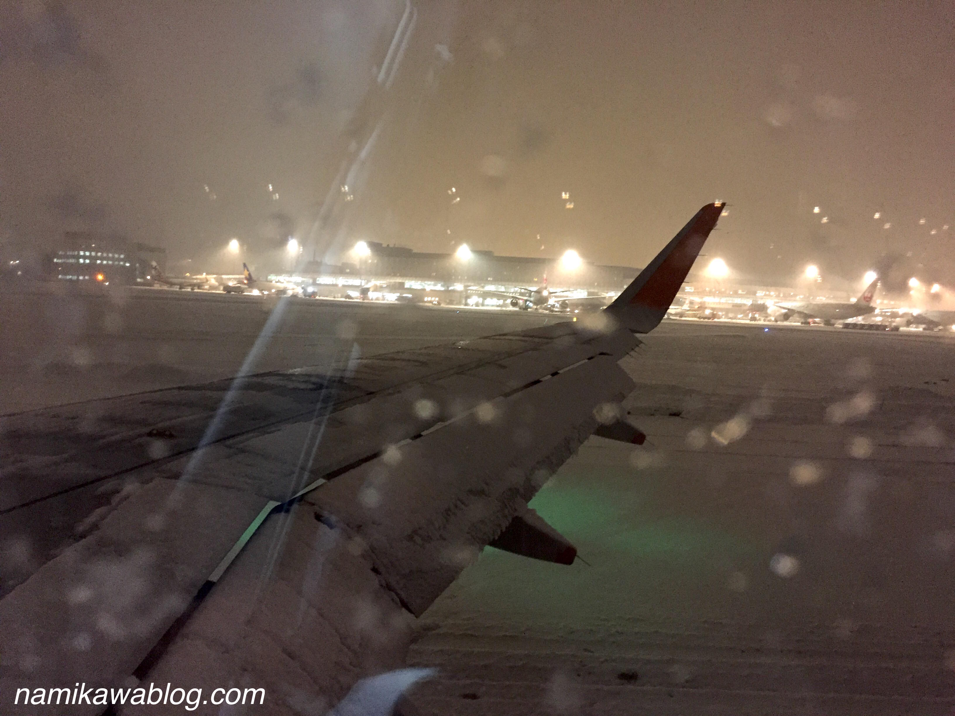 大雪の新千歳空港